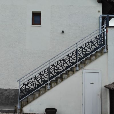 GARDE-CORPS MODELE BASE BRINI ET PORTILLON MODELE MARY