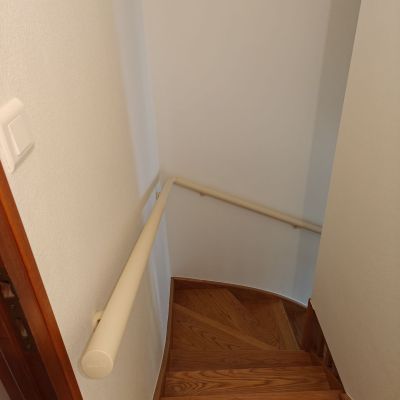 MAIN COURANTE EN INTERIEUR