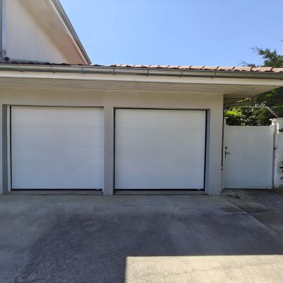 PORTE DE GARAGE SECTIONNELLE MOTORISEE